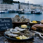 Restaurants fruits de mer Brest : plateau d’huîtres sur le quai face à la rade