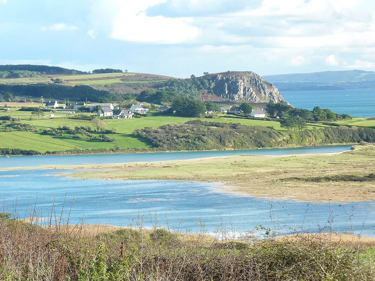 L’Aber vu de la route de Postolonnec, à Crozon
